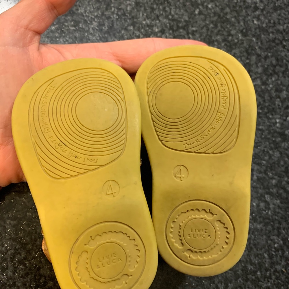 Livie and Luca size 4 toddler shoes